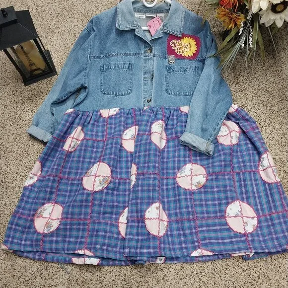 3758 Size 1XL Upcycled Cabin Creek Jean Tunic In Purple and Red Quilt Trim. - Picture 2 of 8